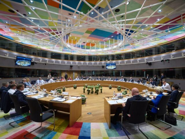 В Европе подняли мятеж: назрело решение, которое расколет ЕС