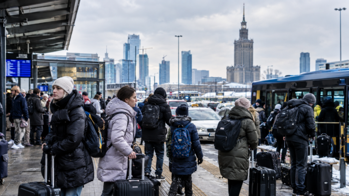 Украинцы на старте: Польша готовится к массовой миграции из холодной страны