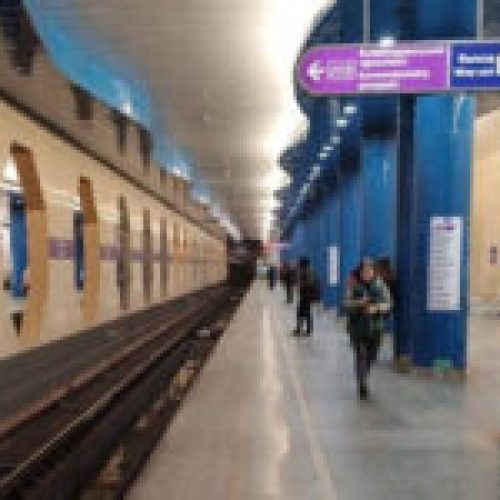 станции метро СПб — подземная платформа в городской инфраструктуре